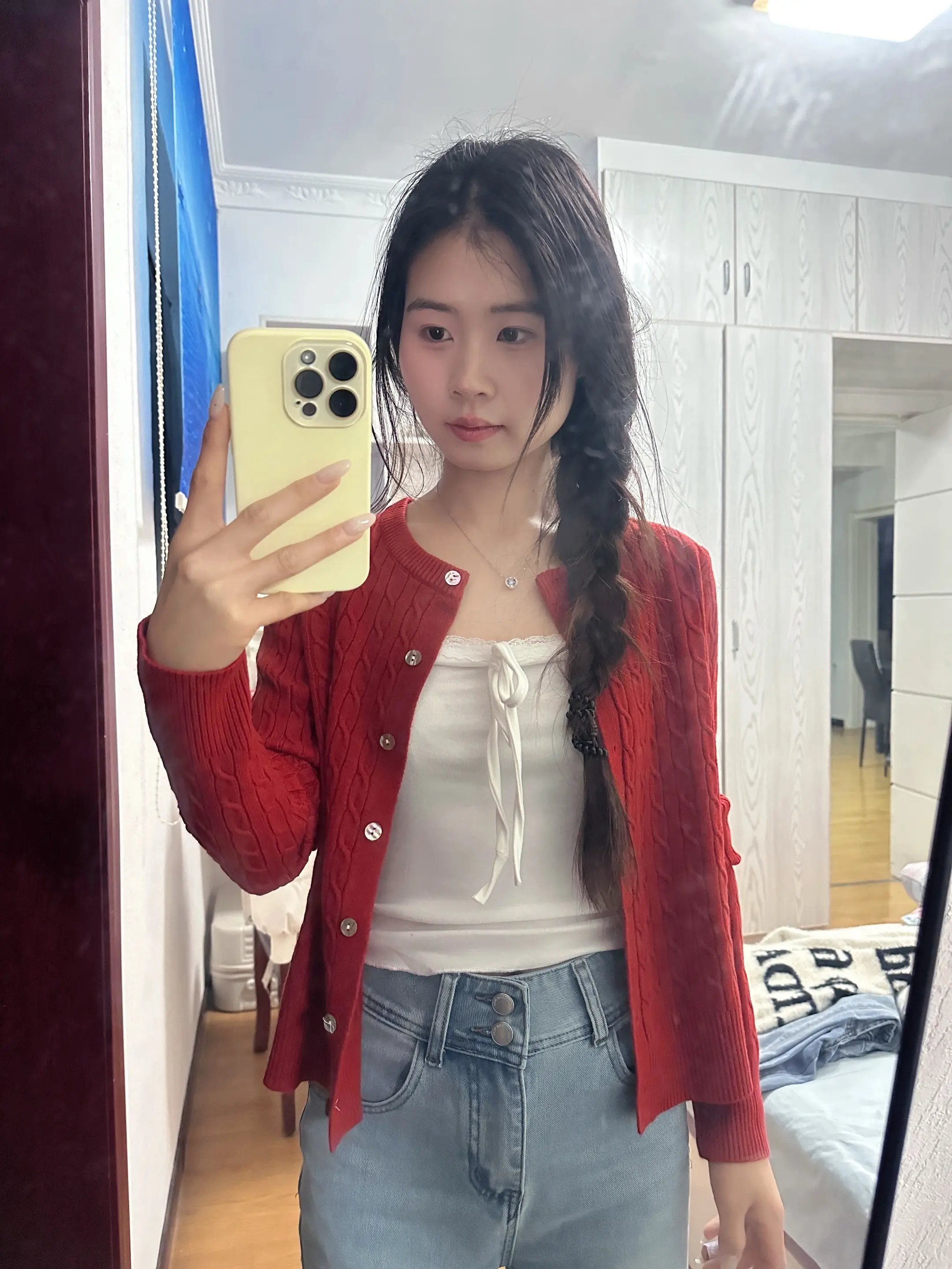 18岁的小弟弟就别加我了，阿姨我今年要24岁了，实在不忍心伤害你们，来...