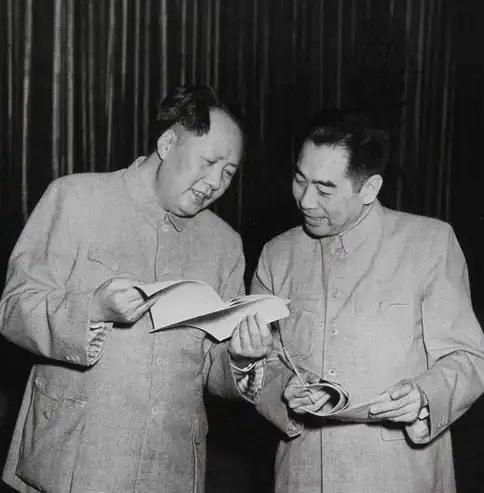 老总们都是如何赞誉毛主席的？周总理说的最实在...
 
朱德曾在会上发言说：毛主