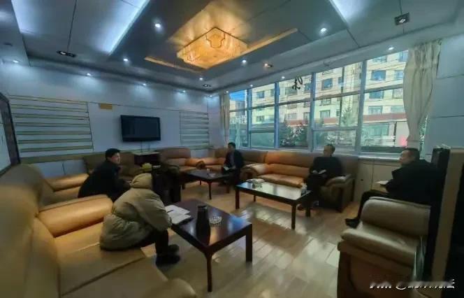 陕西，一男子在太白山看到当地警方发布的一份人口失踪协查通报，觉得自己有义务配合警