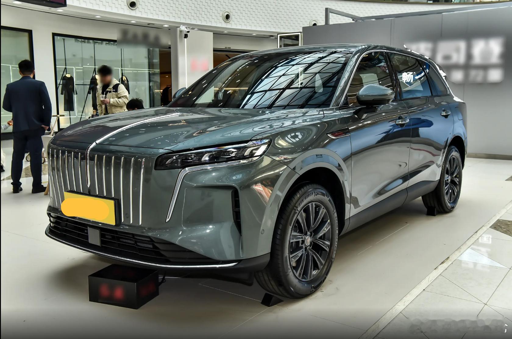 12月16日，红旗HS6 PHEV正式上市，共推出3款配置车型，官方指导价区间为