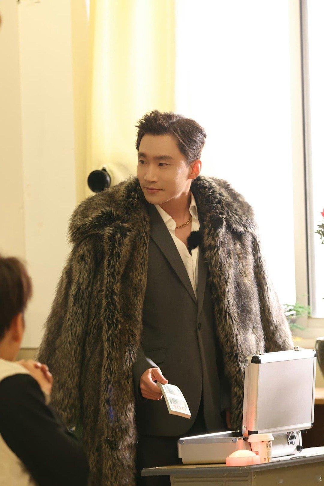 如果真的在一起那还是等当事人官宣吧听过他的相声能力还是可以的 