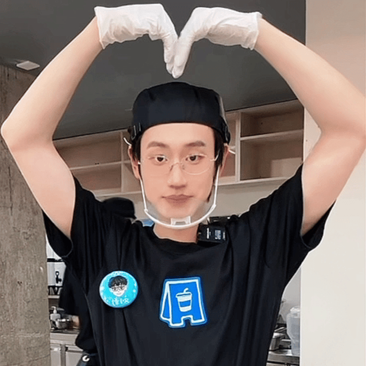 继续营业中 刘彰继续营业中 活力打工仔比心🫰