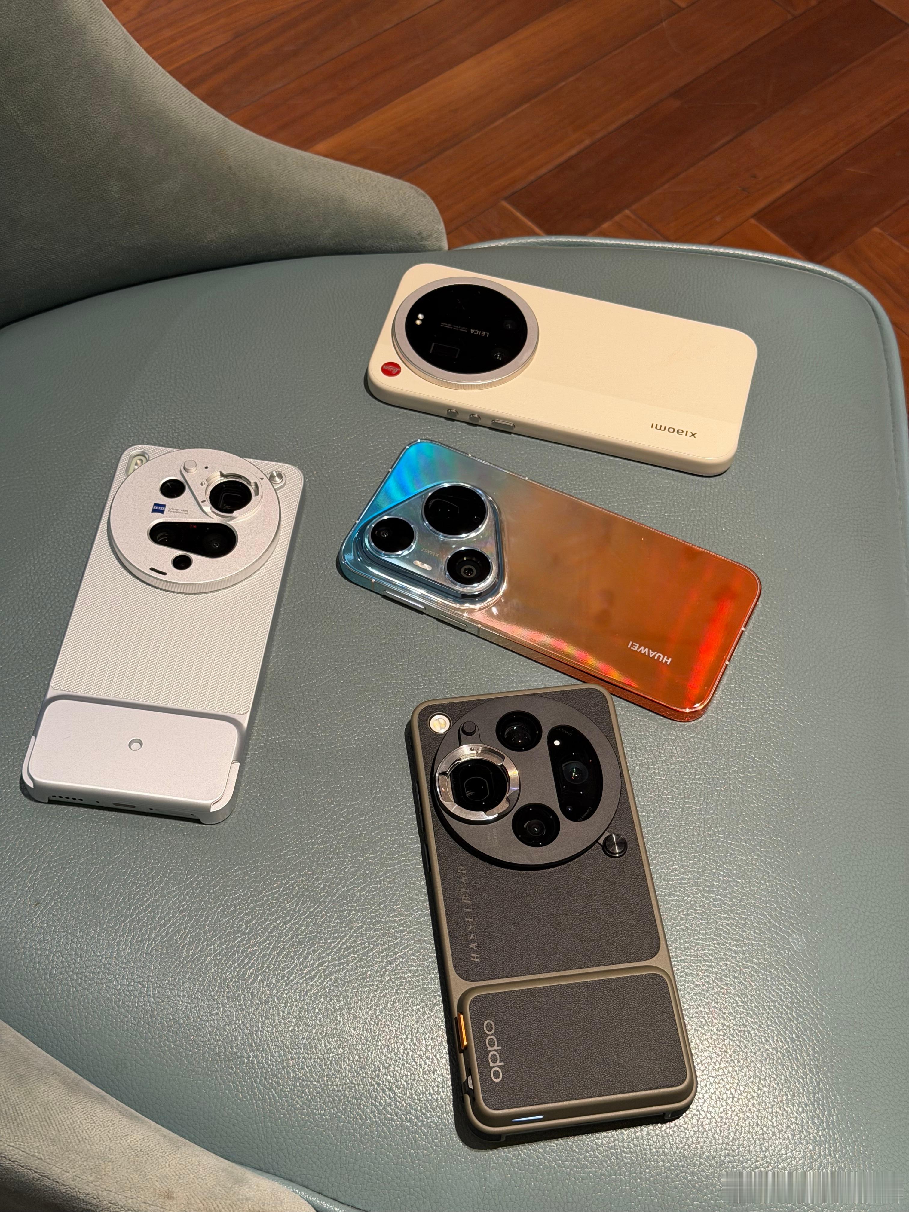 集齐华为小米 OPPO vivo 四大旗舰三台都是 Ultra，一台是 Pro 