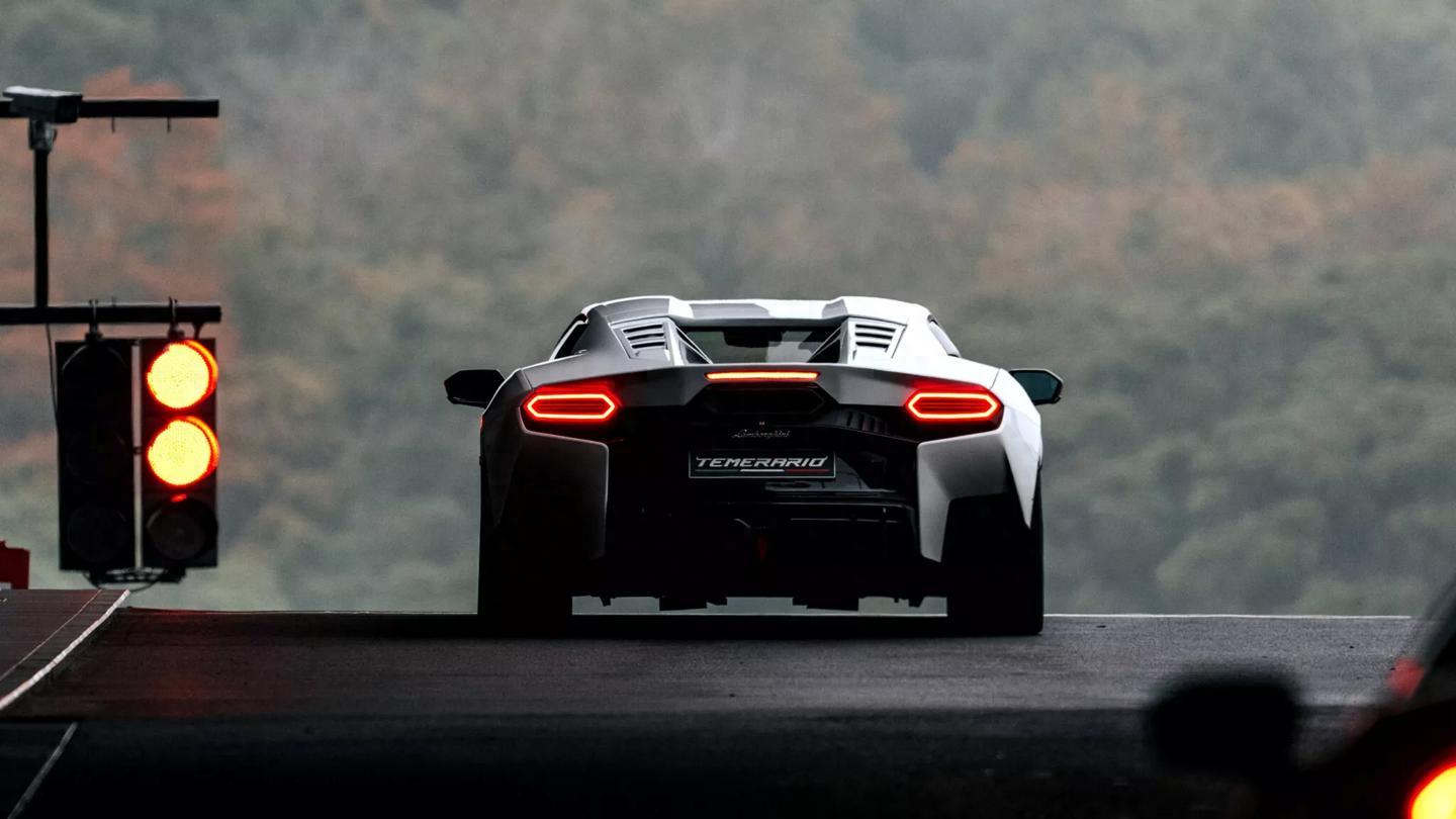 《Motor Trend》实测兰博基尼Temerario这款新车的性能表现超亮眼