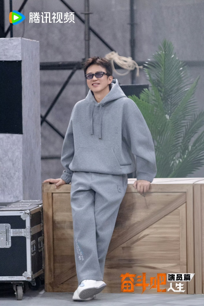 娱乐陈赫当辅导员了 陈赫这次是辅导员咯，还有陈赫邓超又一起上综艺了  ，不知道邓