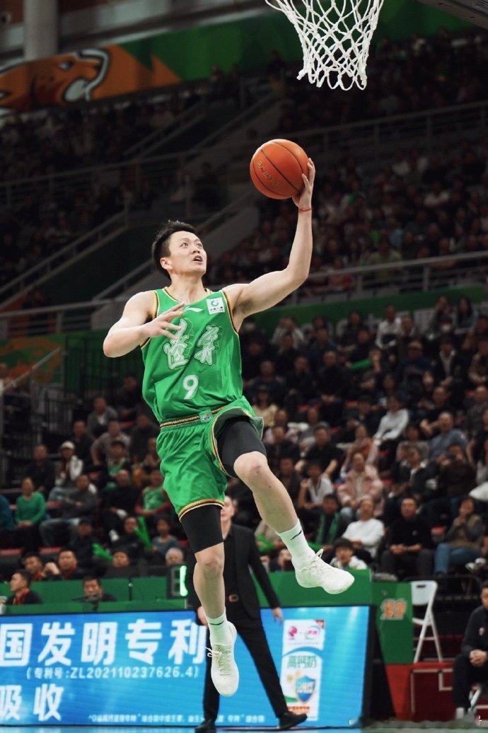 CBA第五轮国内球员高光表现TOP51、庞峥麟：火力拉满轰下34分，外加6篮板4