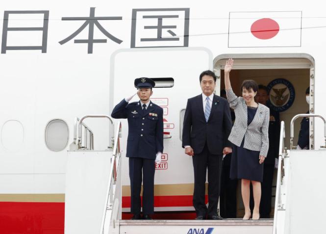 高市早苗上台300天，日媒给高市早苗算了笔账：出访8次，跑了11个国家。表面看挺