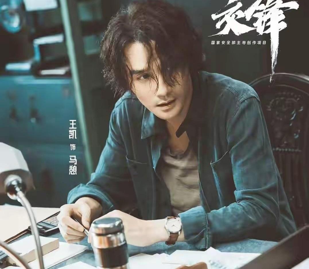 发现没？最近霸屏热搜的俩狠人，居然都是同一个省出来的！这概率简直比连中两次彩票还