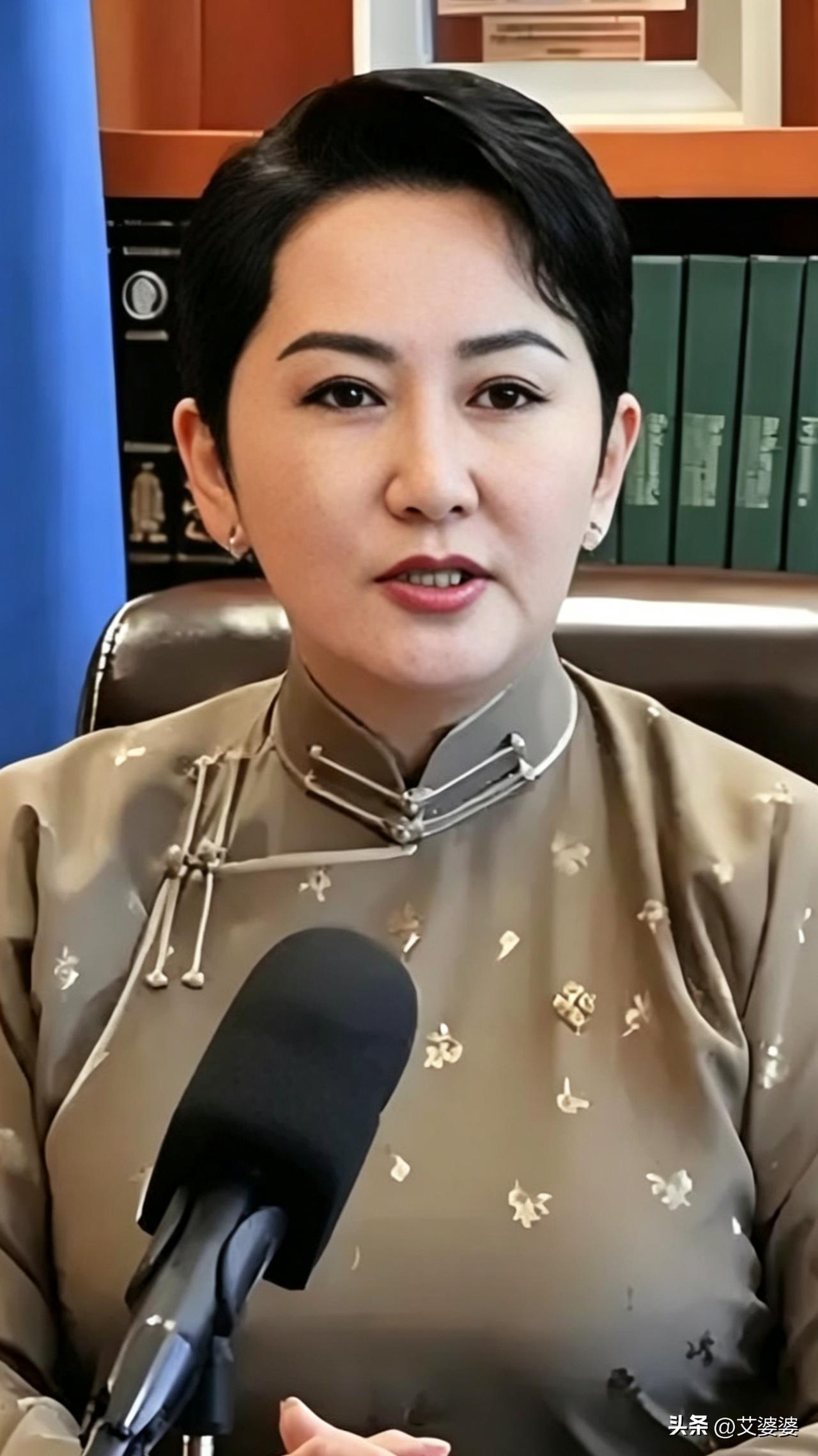从牧民女儿到国家外长，巴特蒙赫·巴特策策格
蒙古国外交部长