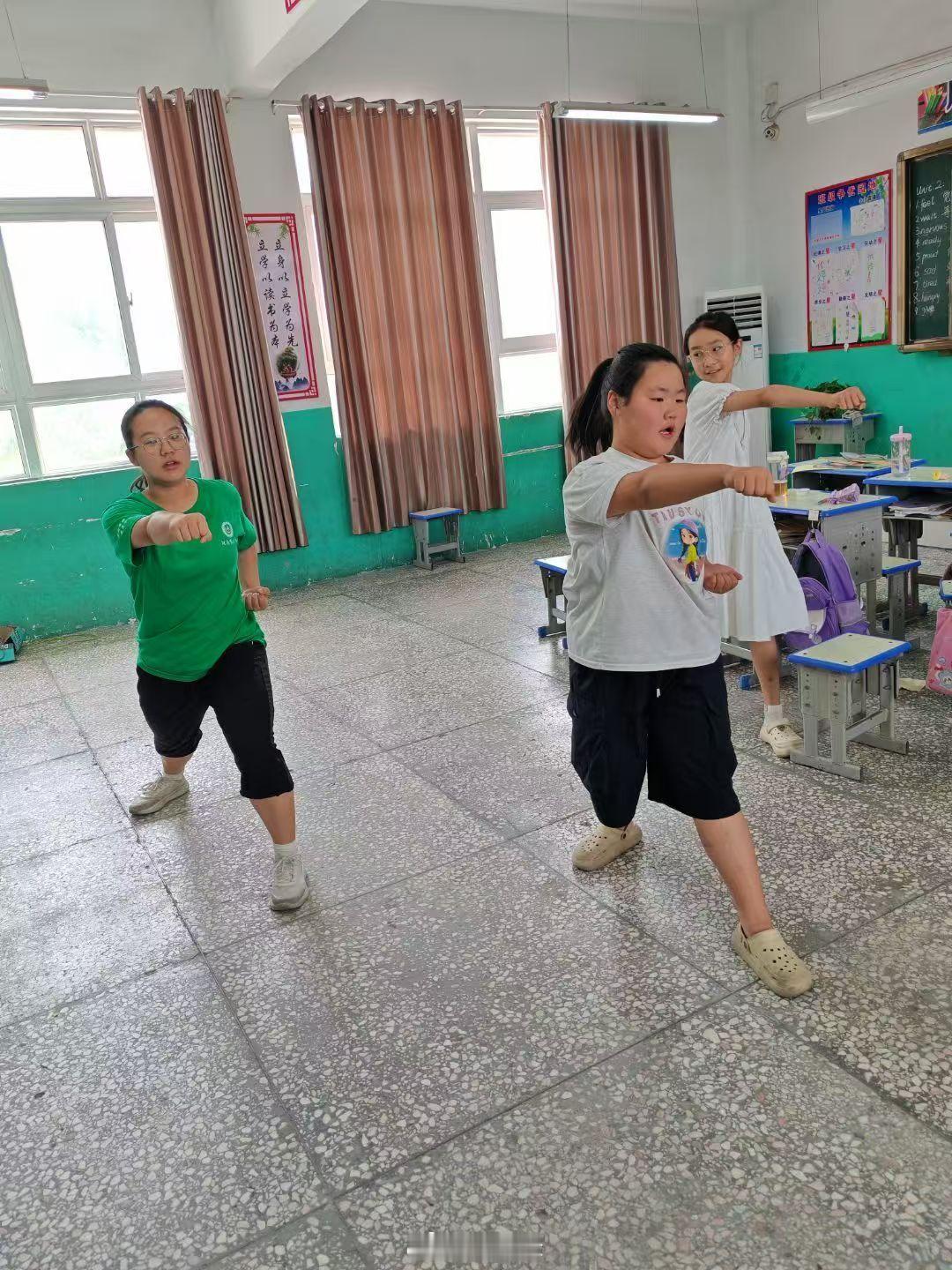 河南农业大学青春三下乡【习武学礼强体魄 传统文化润童心】为丰富乡村小学生的暑期校