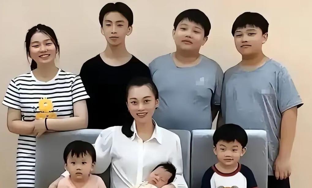 农村早早辍学打工的张荣荣，疯狂迷恋北大毕业丈夫的优质基因，接连生下七个孩子，旁人