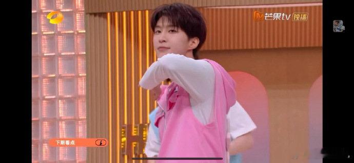 马丽范丞丞乔杉剧宣好抽象抽象宣发尽显喜剧本色，马丽范丞丞乔杉互动超有梗，欢乐氛围