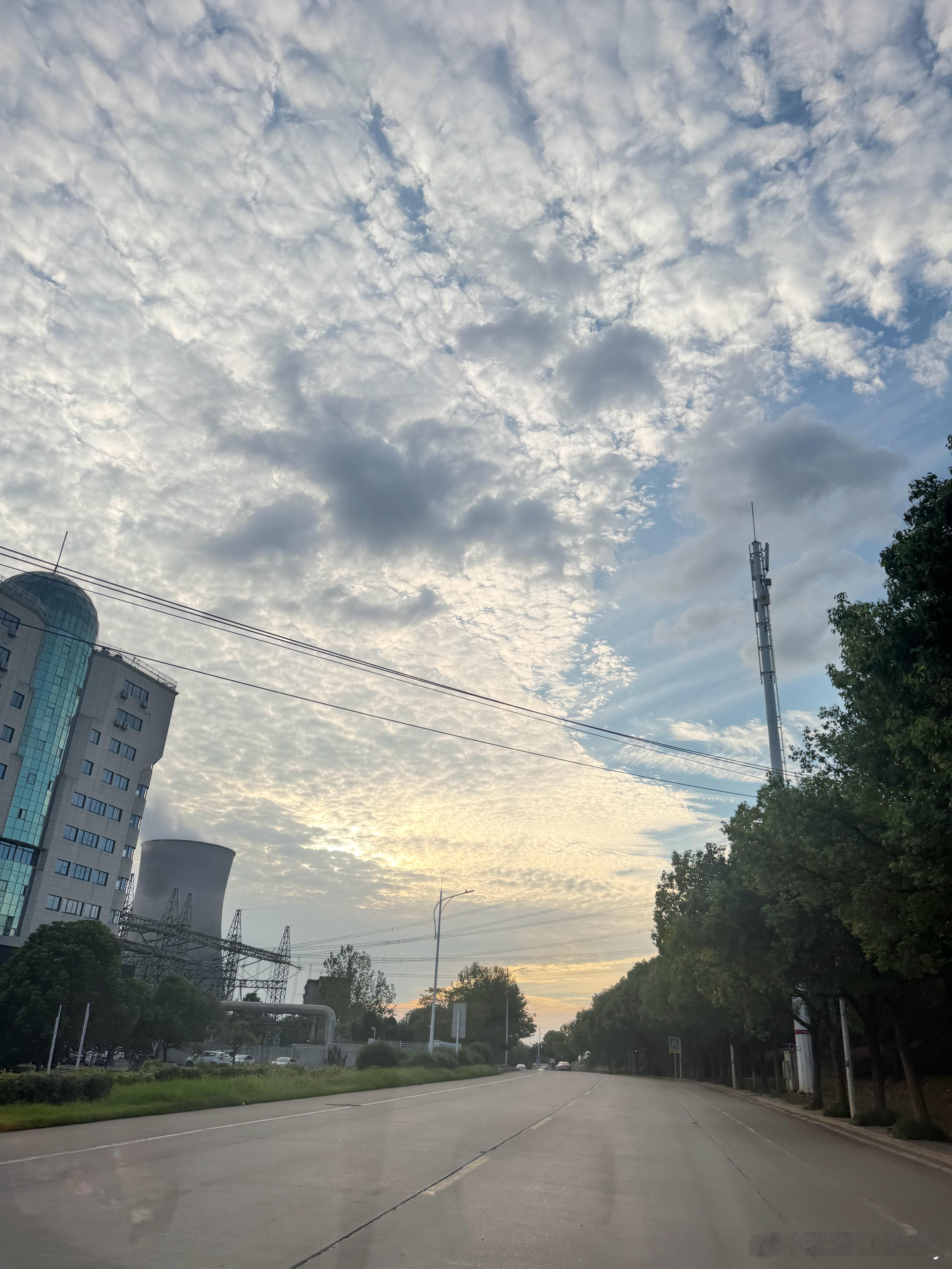 生活不止手头的忙碌，还有晚饭、晚风与属于自己的闲暇[大学生能飞] ​​​