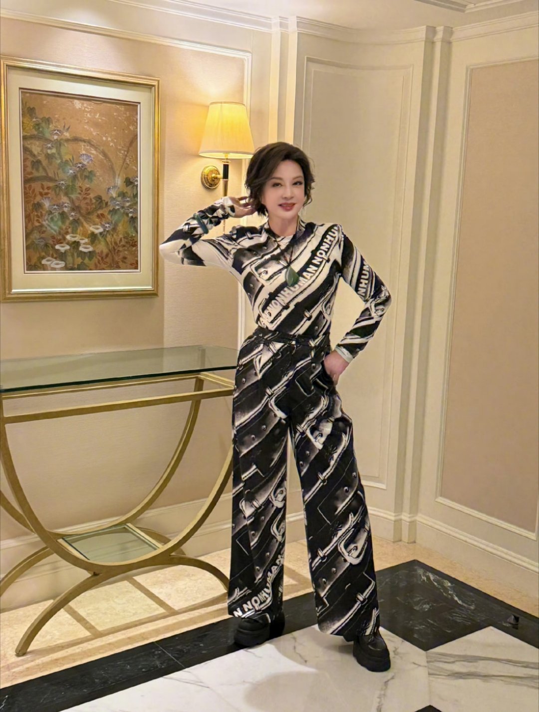 刘晓庆 震撼全家的75岁红毯状态年龄只是数字，魅力依旧满分！庆奶这状态简直了！ 