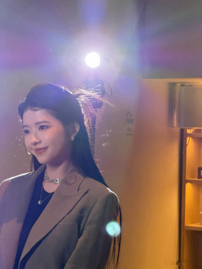 何蓝逗演我玩密室吓晕又吓醒何蓝逗也太逗了！《即刻上场》里玩密室，上一秒沉着破局超