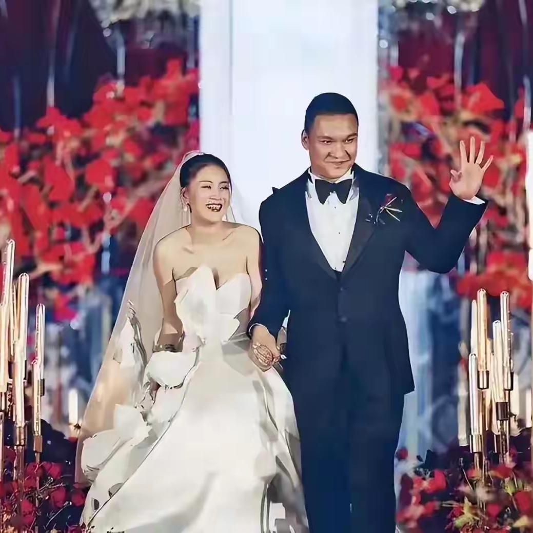 说实话，当初看到车澈和李嘉格官宣结婚的信息时，就觉得这俩过不长，肯定得离。
为啥