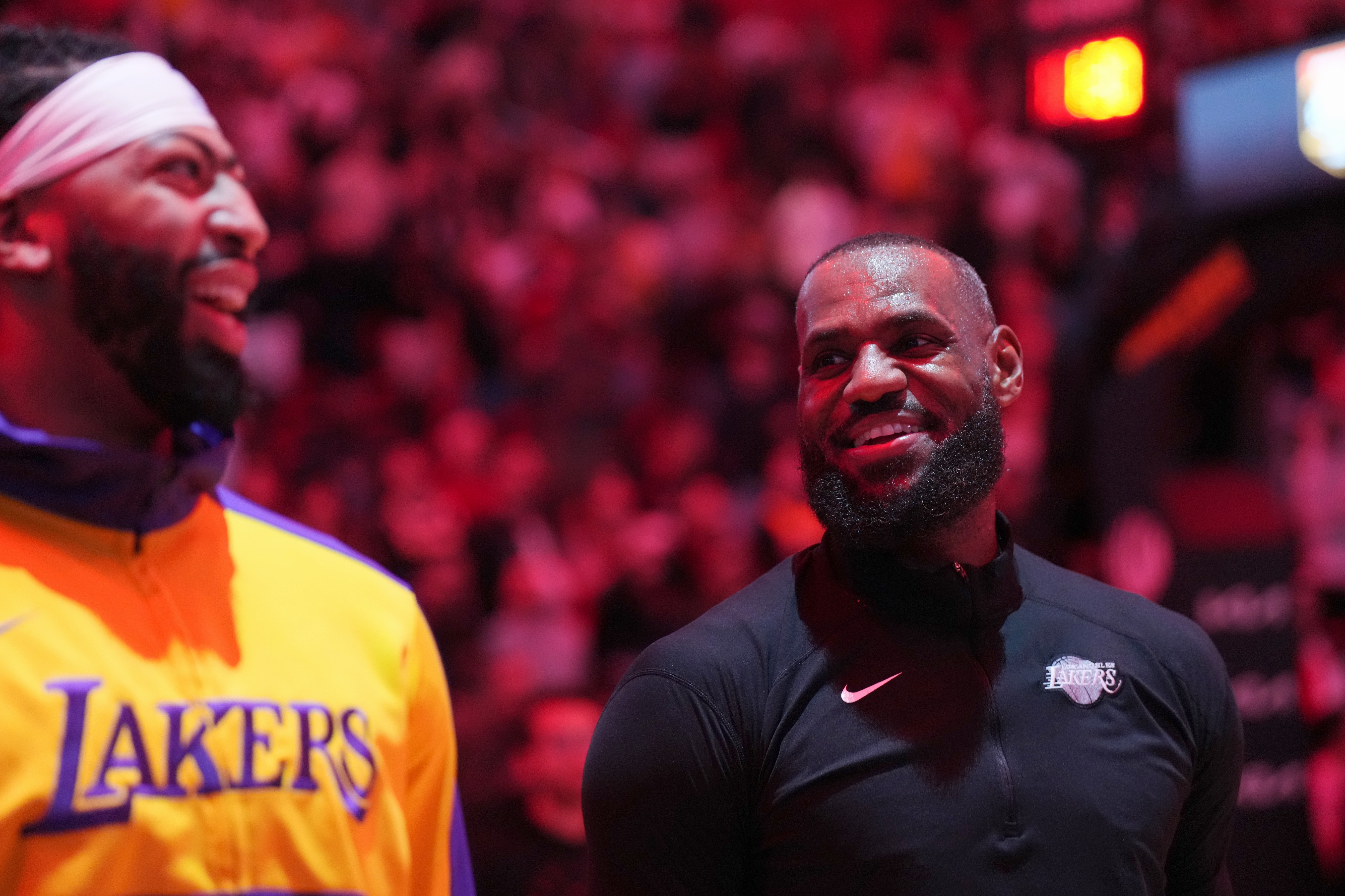 ➡总算有个正常人了，勇士交易浓眉过来是要单换东契奇吗？nba吐槽大会金州勇士金州