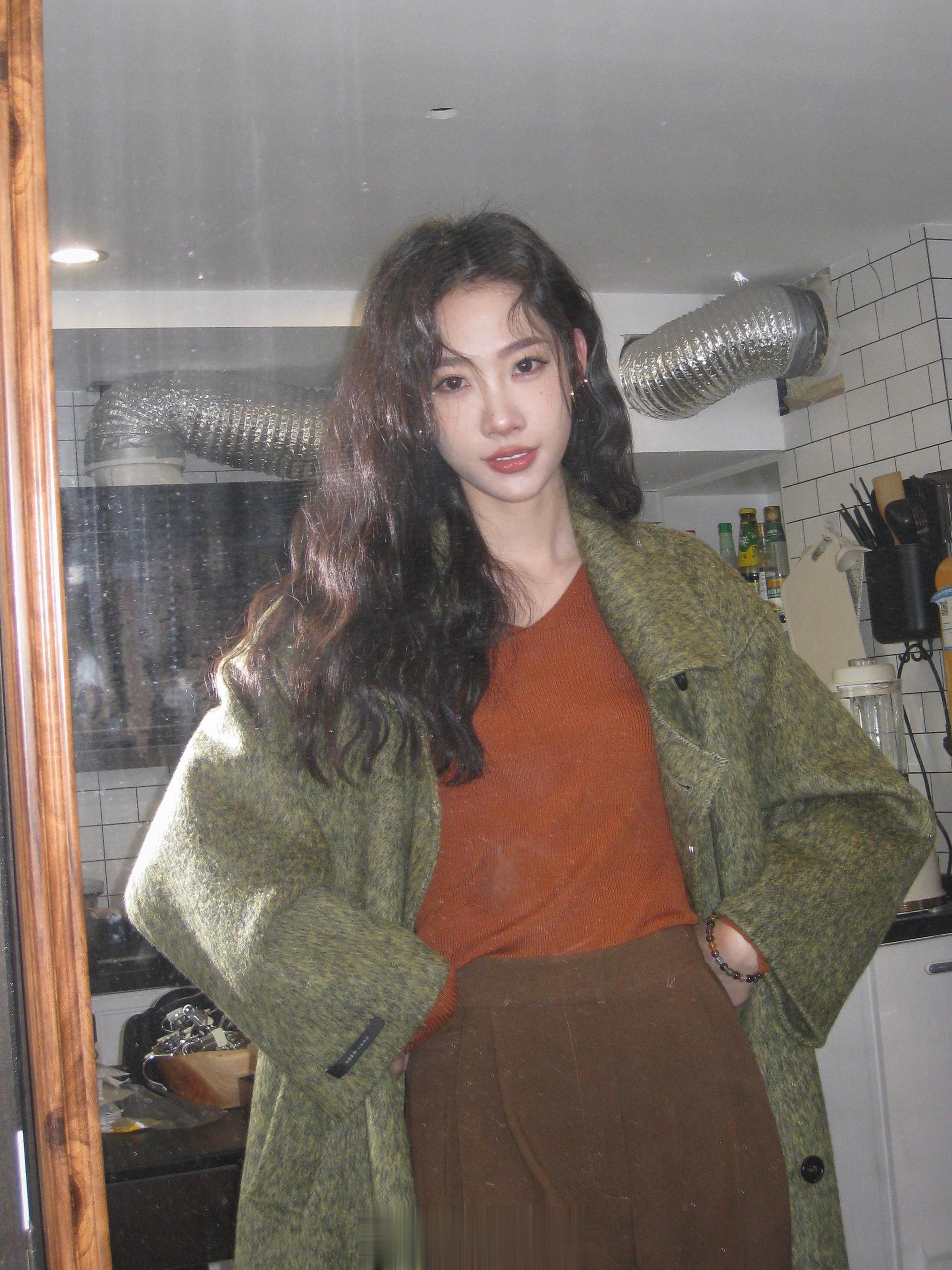 狠狠复古下柿子味的秋天🍂#穿搭##OOTD# ​​​
