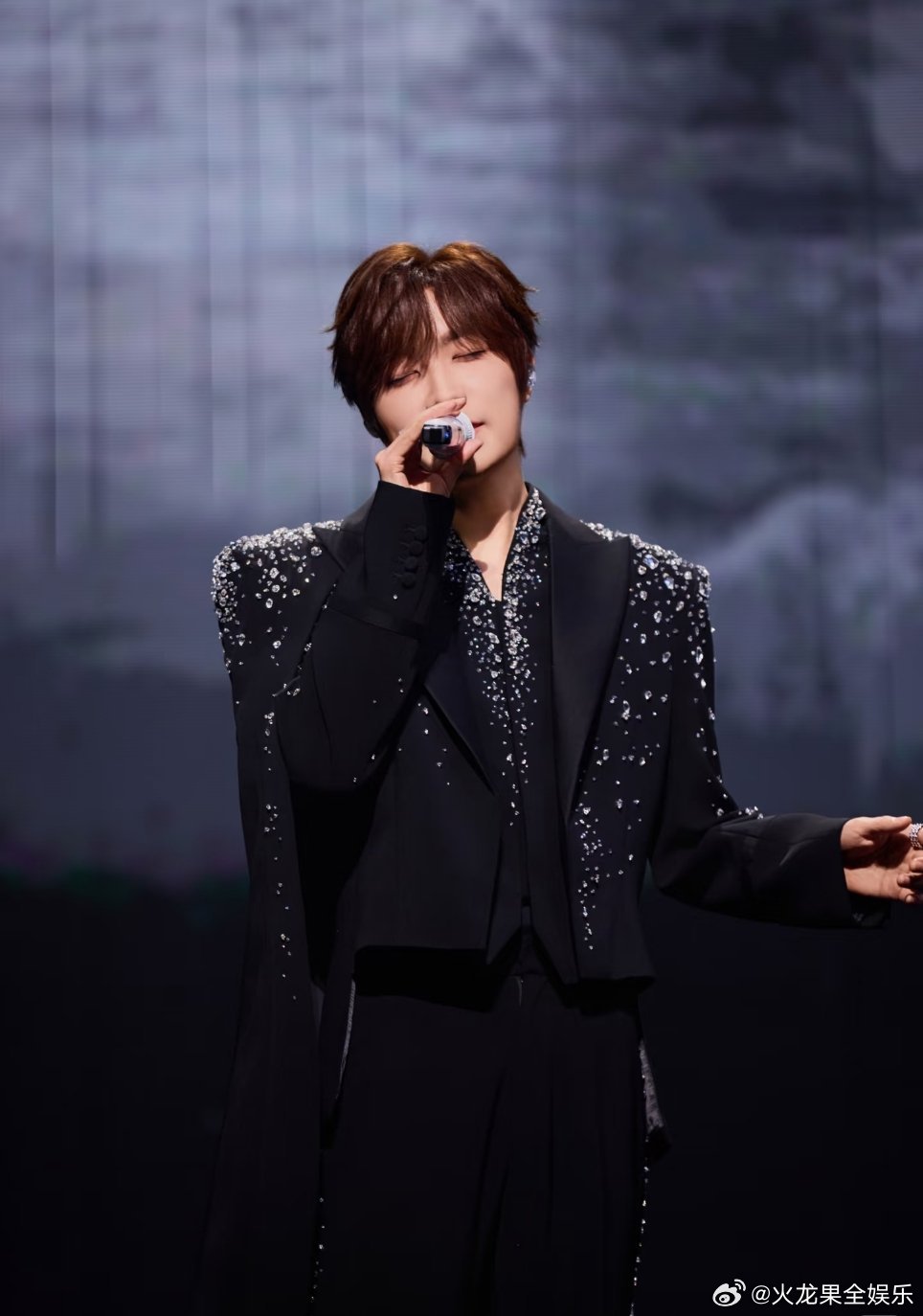 徐良全民现象级别演唱会徐良演唱会超百万人想看谁还敢说徐良冷门？超百万人想看，开票