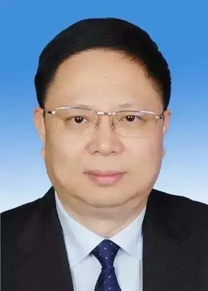 执纪者终落马！黄远通主动投案，撕开官场最深刻的警示

2026年10月23日，纪