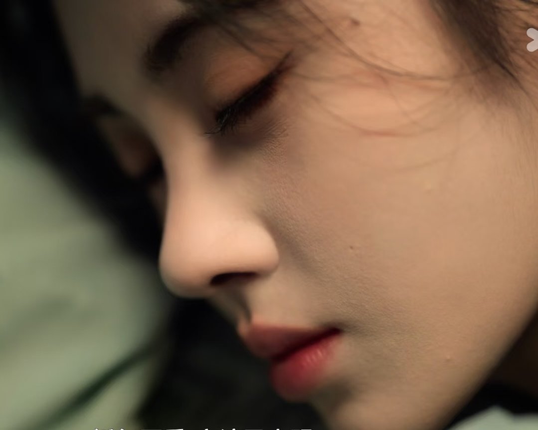 发现《千香》真是一点磨皮都没有啊，可以很清晰看得到鞠婧祎皮肤纹路，不得不说鞠姐皮