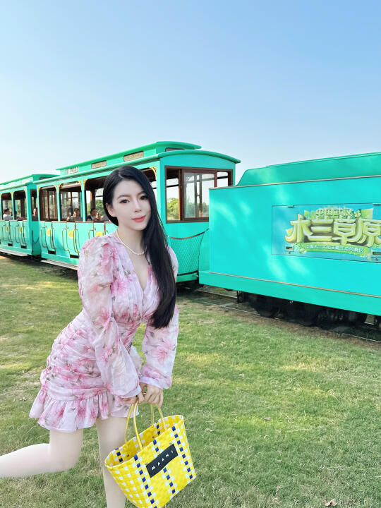 草原里的泰式泼水狂欢节泰酷啦～