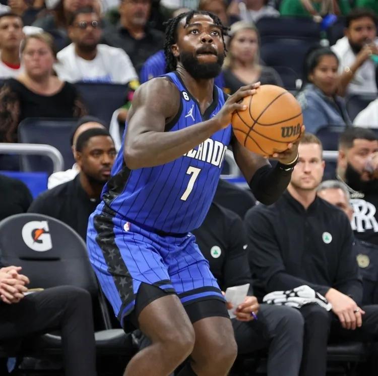 火箭为了不交奢侈税，留下的几个人完全没有打NBA的实力，白白浪费了杜兰特最后的黄