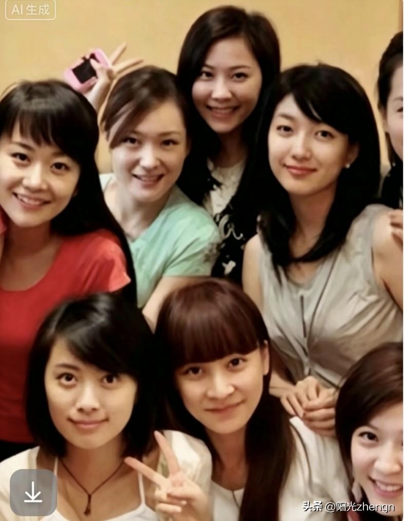 原来海陆和江疏影是上海戏剧学院的同班同学，两人年轻时颜值都很出众。

后来各自在