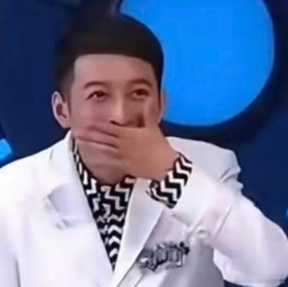 李维嘉老艺人有自己的神之八秒 谁能想到美食节目被维嘉玩得这么欢乐！大肉片敷面膜、