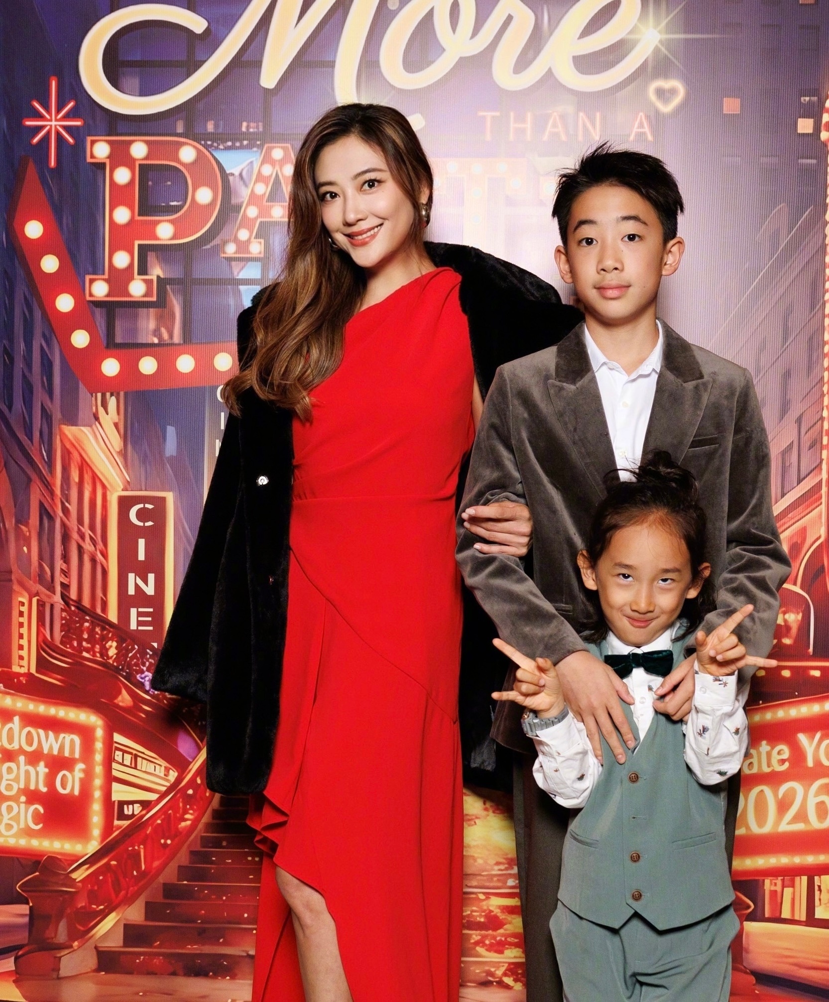 应采儿怎么把小儿子养得又黑又瘦 