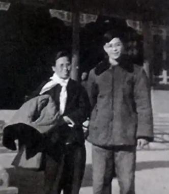 1941年，谢育才夫妇被捕，在狱中生下一个儿子。为逃出去，夫妻二人将儿子遗弃，越