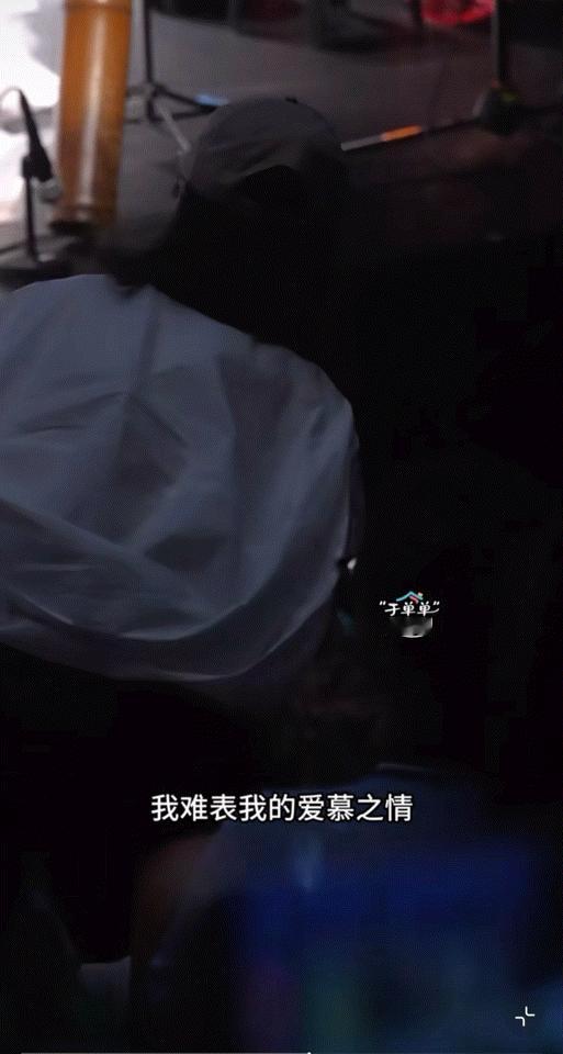 林青霞看阿朵舞台剧连说3个非常林青霞去看阿朵舞台剧了 相聚剧场，共赏精彩舞台，林