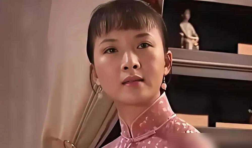 开机前三天，郭宝昌大手一挥，硬生生把定好的女一号给换了。宁可自掏56万违约金也要