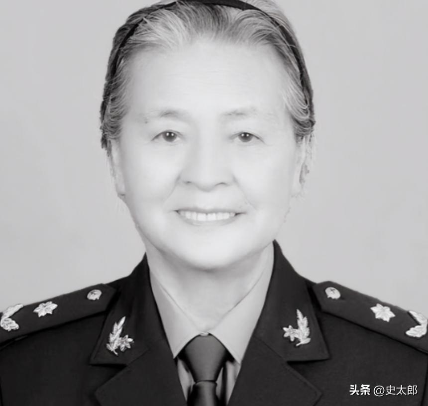 1972年，47岁的陈菊梅做了一个疯狂的决定：切掉阑尾，摘掉扁桃体，拔光满口牙齿