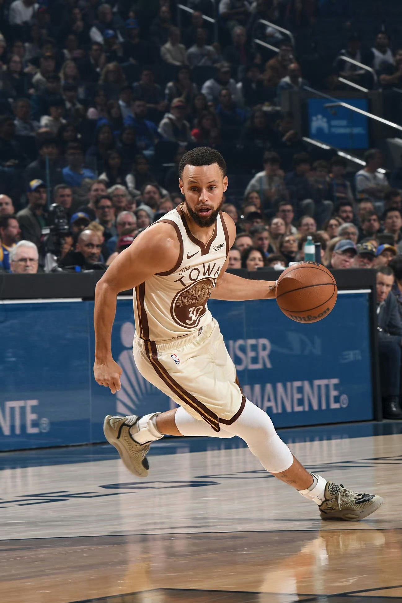 库里上脚李宁巴特勒3代 美杜莎配色 