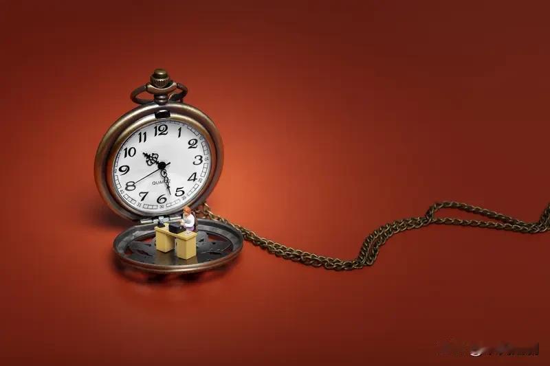 当下，抛开金钱，人们最缺的或许是深度专注和慢下来的时间。
我们处在信息洪流中，注