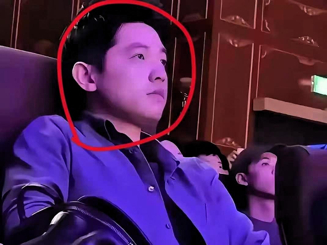 一场令人心痛的悲剧
33岁谢家振在妻子离世四个月后，选择结束了自己的生命。

二