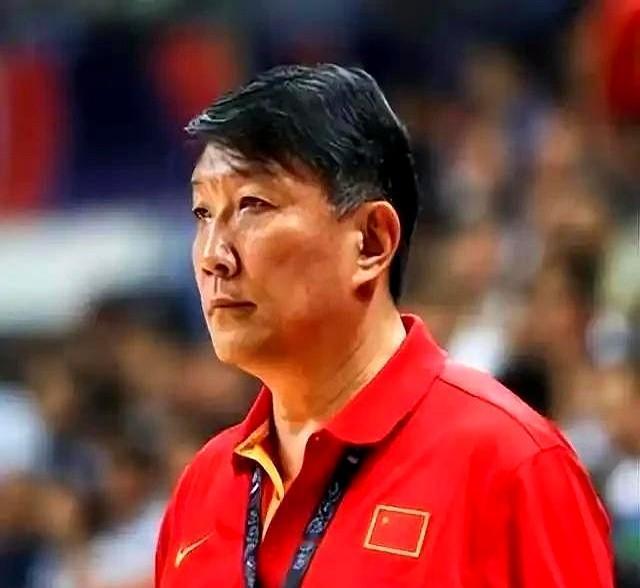 最近有人调侃李梦在WCBA“太不讲武德”？率领四川狂胜山东70分，这哪是比赛，简