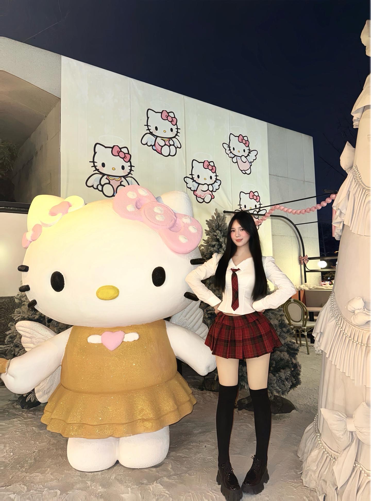 ≽^•༚•🎀≼。
