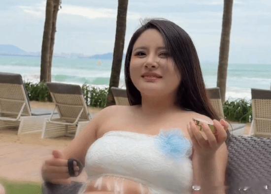 "姐妹瘦下来底子很好"是真的 128斤减至85斤撞脸杨幂原来“姐妹底子很好瘦下来