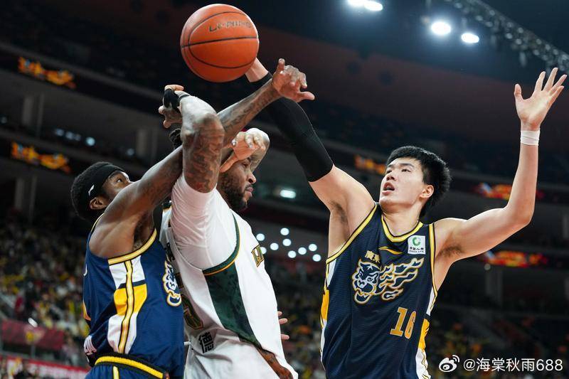 焦泊乔申请暂时离队 媒体人：人在北京 压力有点大------北京时间3月27日消