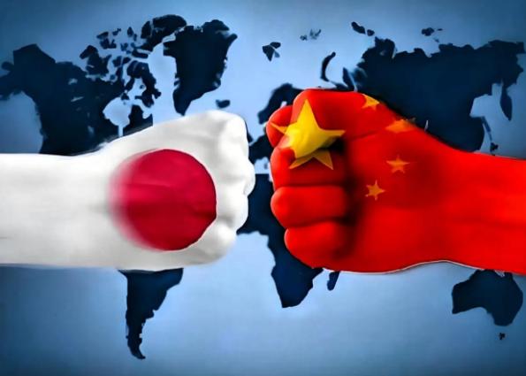 中国要时刻做好战争准备，日本一边喊着和平宪法，一边把军费提到GDP的百分之二，还