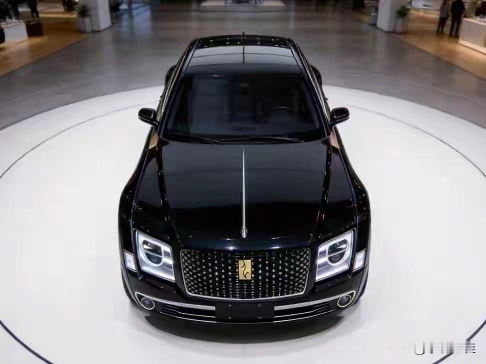 仰望这个外观设计也非常不错啊！
为啥比亚迪就设计不出来了？你管他是不是模仿呢？先