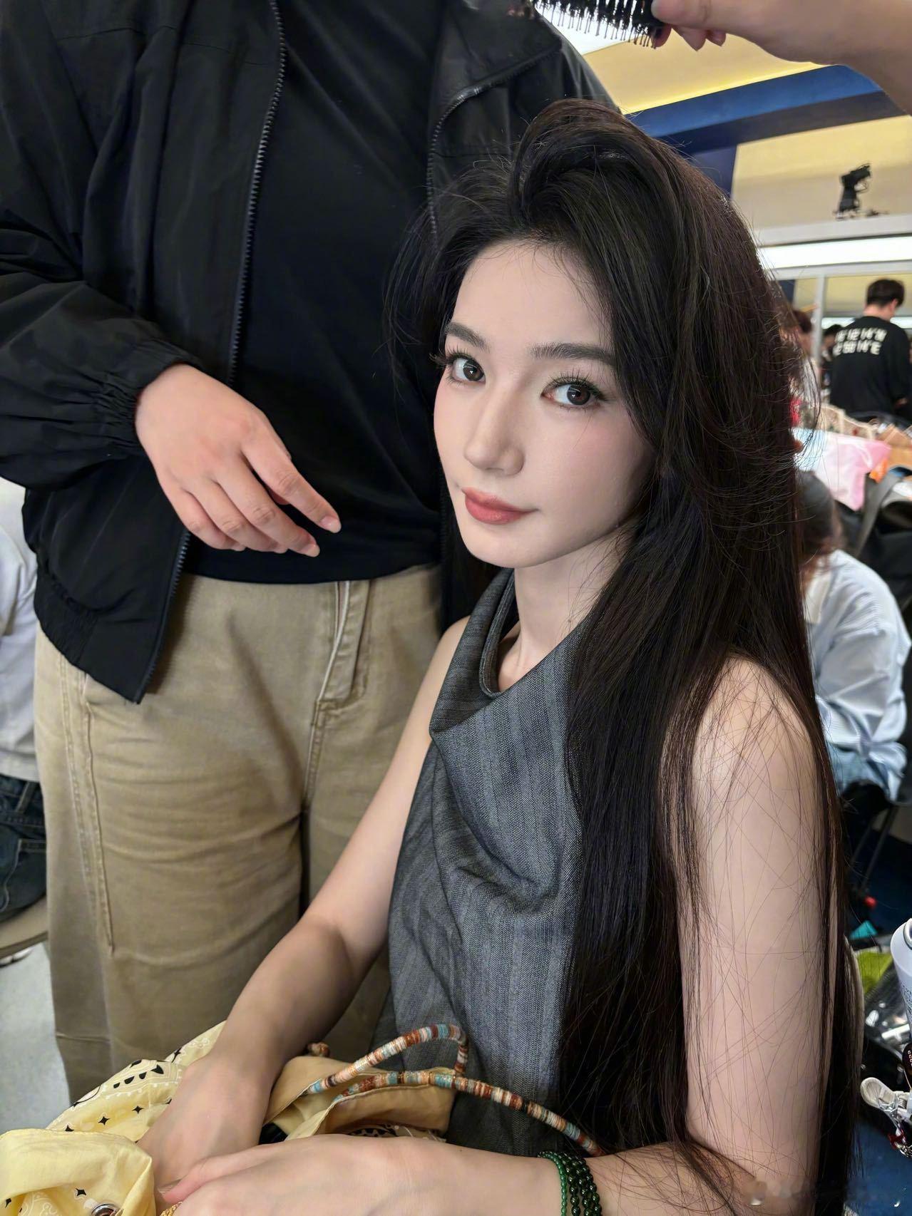 代斯爸爸会做表格列出她的表演问题代斯爸爸会看她演的每一部戏 真的被戳到了😭原来