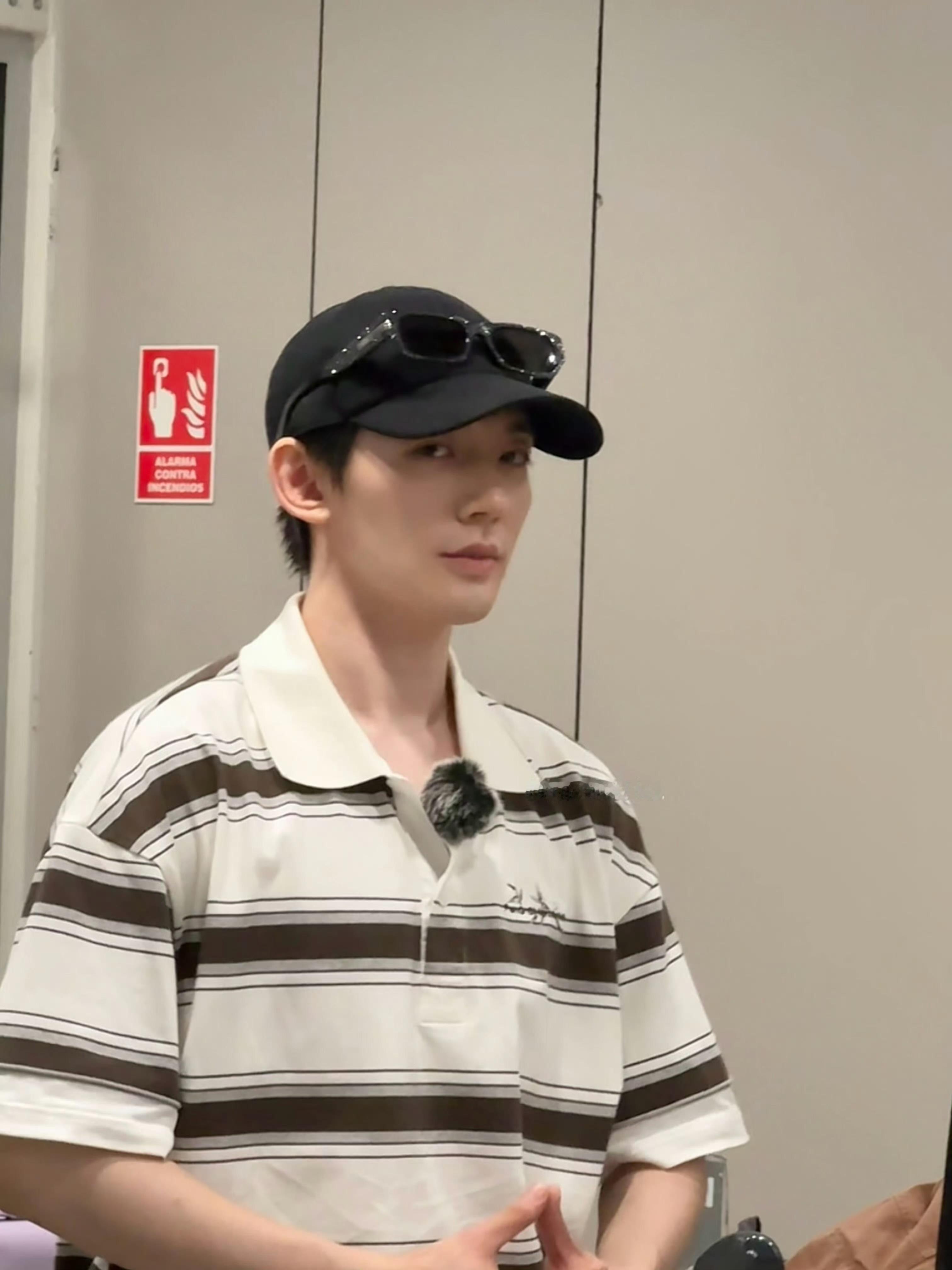 邓为花少反差萌邓为花儿与少年8 哥哥真的是各种风格信手拈来(๑•̀ㅂ•́)و✧戴
