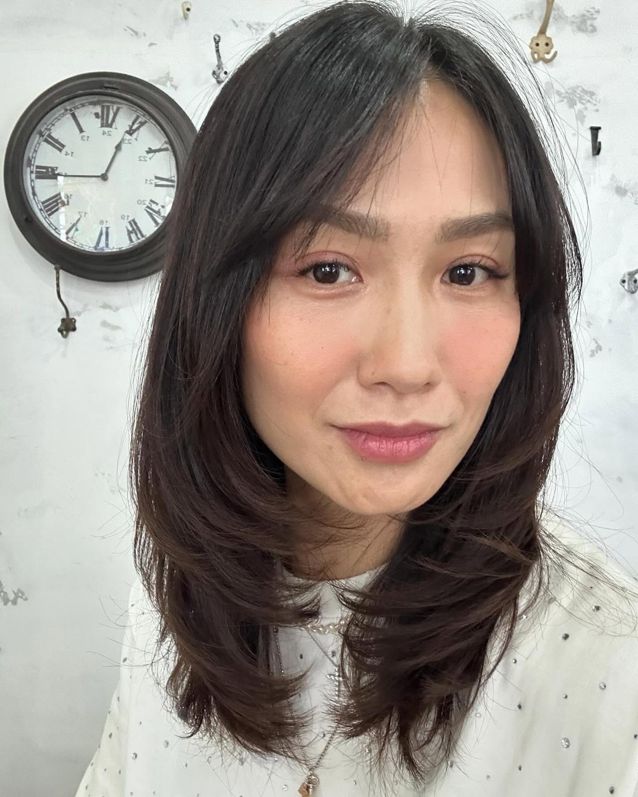 她是1996年香港小姐选美季军，同年加入TVB拍戏，也参与不少电视剧演出，最让大