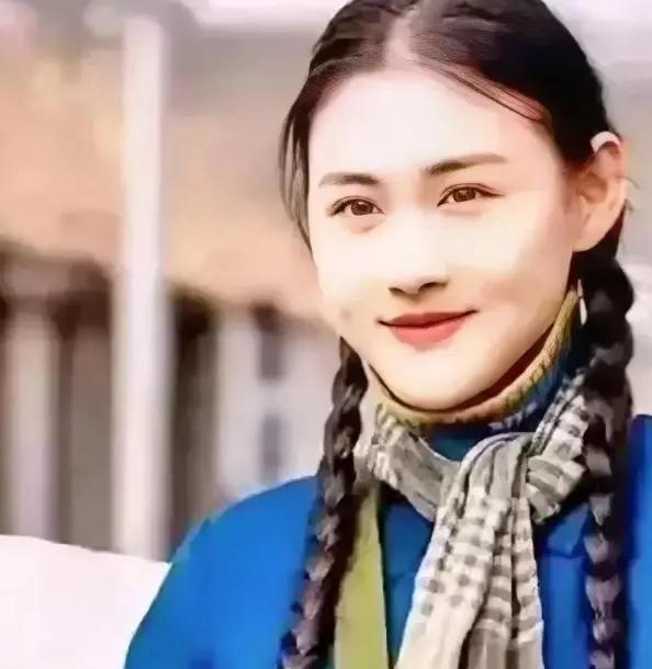 1969年，公社里丢了54元，16岁知青背了黑锅，失去返城机会。然而，他无意间发