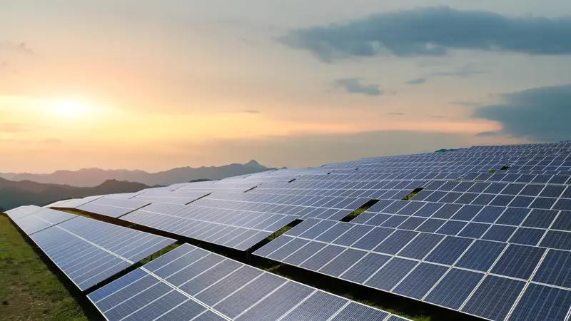 硅片价格上涨对光伏电站建设的影响主要体现在以下几个方面：

1. 推高系统成本