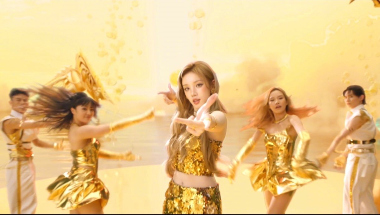 谁懂一边看着美厨娘雨琦弟弟一本正经的整活，一边疯狂的提醒自己不要笑出声来的感觉，