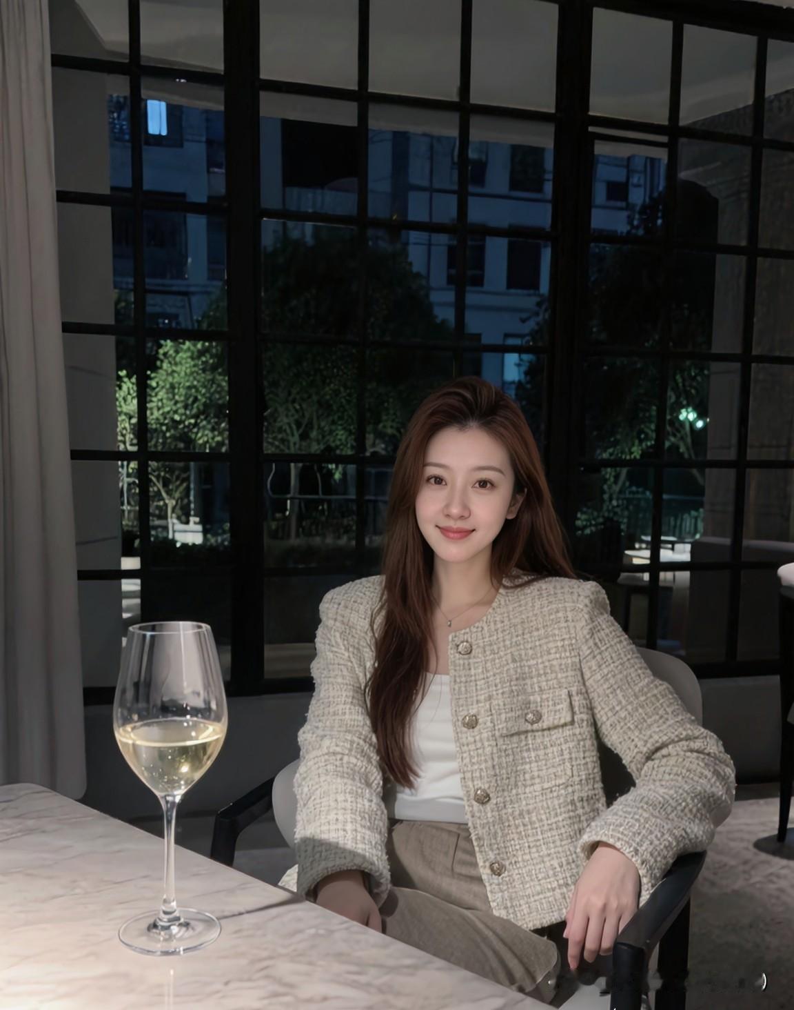 我们生而真诚善良，
这份特质就是我们的闪光点，
无需自我怀疑。
每一次用真诚待人